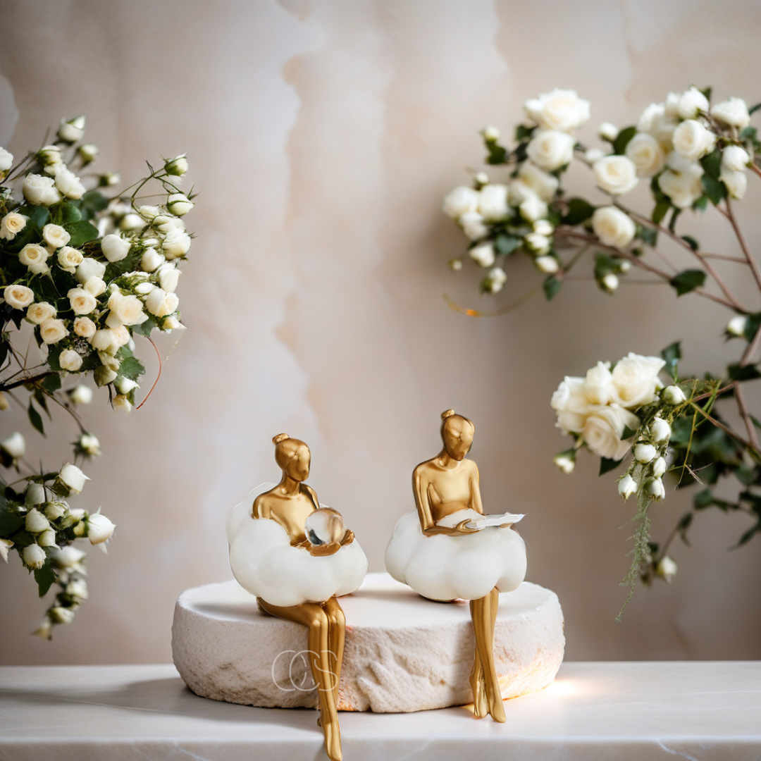 Escultura de Mujer Leyendo en Nube de Elara Haus - Decoración para Estante