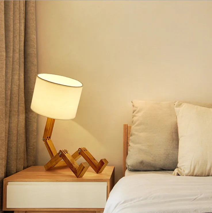 Lámpara de Mesa de Maniquí de Madera Poseable con Pantalla de Tela