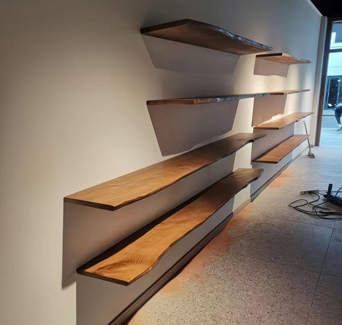 Estante Característico de Madera Dura Australiana Rústica Elara Haus