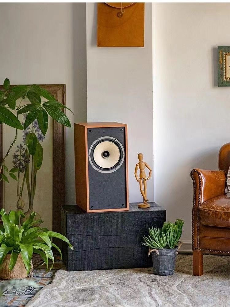 Soporte Pedestal Escultural de Madera Carbonizada Elara Haus