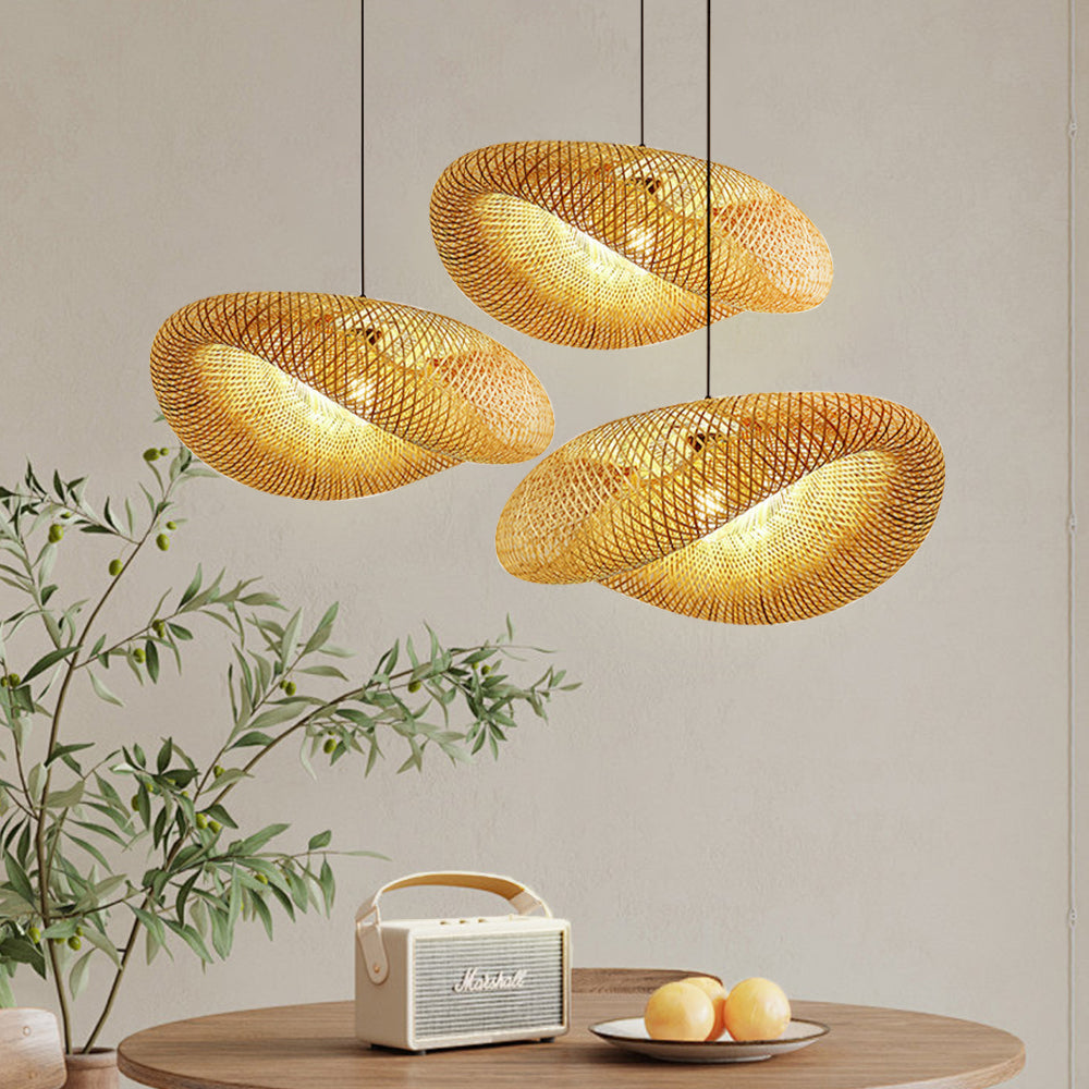 Lámpara Colgante de Bambú Trenzado Möbius – Luz Arquitectónica de Arco Fluido