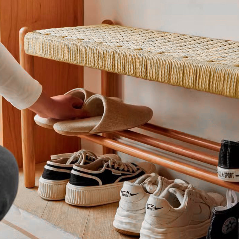 Banca Japonesa Elegante - Diseño de Cuero de Vaca Trenzado y Madera de Cereza para el Vestíbulo