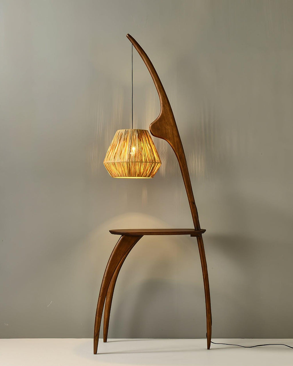 Lámpara de Pie Minimalista Elegante con Pantalla de Madera Natural y Ratán