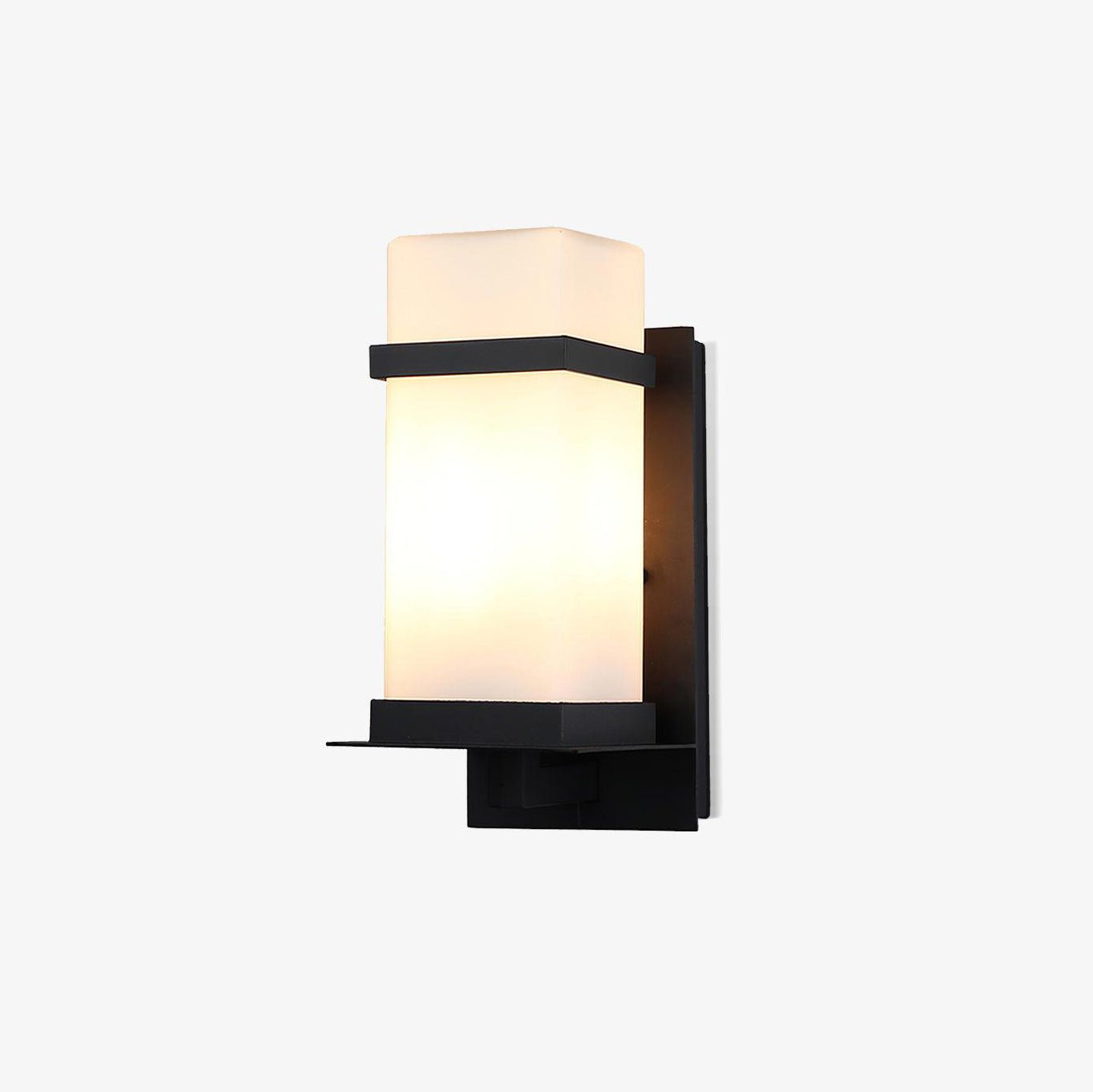 Lámpara de Pared Exterior Elegante - Aplique de Metal Impermeable IP65 para Patios y Jardines