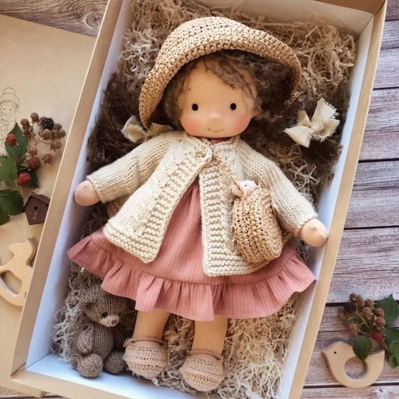 Selina – Muñeca Waldorf de algodón hecha a mano para juegos creativos