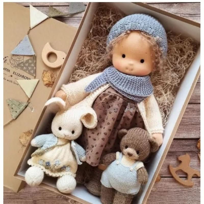 Selina – Muñeca Waldorf de algodón hecha a mano para juegos creativos