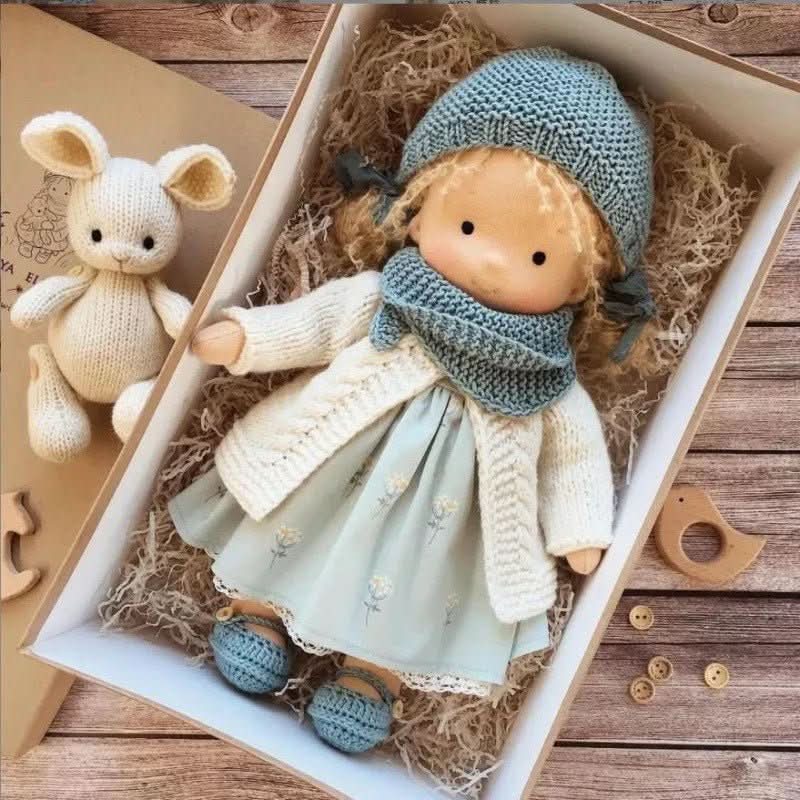 Selina – Muñeca Waldorf de algodón hecha a mano para juegos creativos