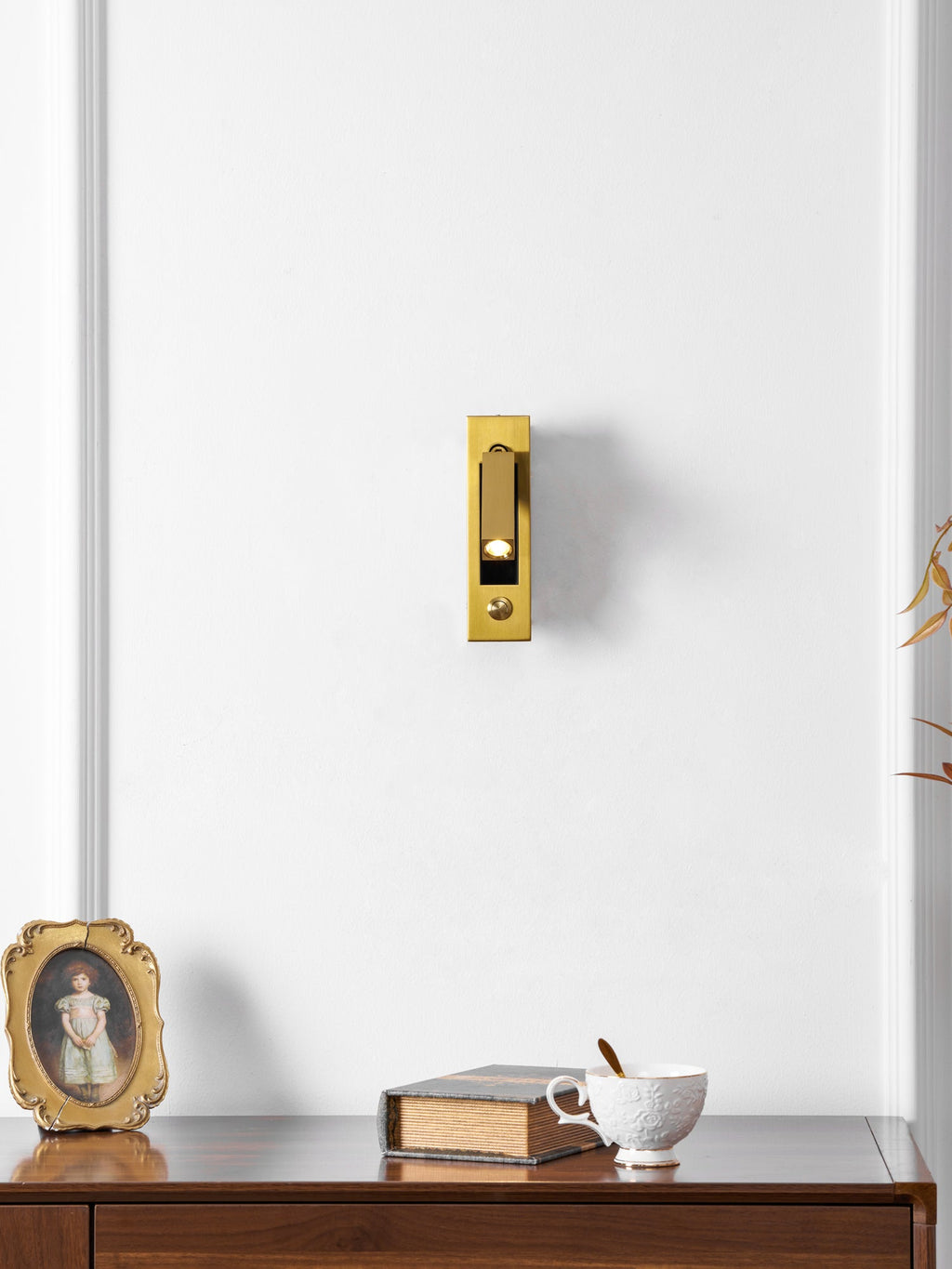 Lámpara de Lectura LED Plegable para Pared para Cama y Estudio – Ajustable, Ahorra Espacio y Luz Direccionada