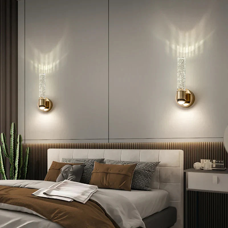 Luz de Pared de Cristal Glamuroso - Aplique Elegante con Marco de Metal para Decoración Moderna