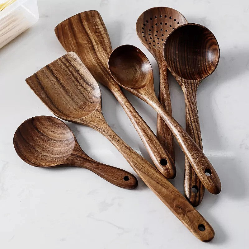 Set de utensilios de cocina de 7 piezas NordTeak – herramientas de madera de teca premium para una cocina estilosa y versátil