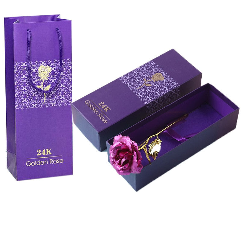 Rosa dorada cubierta de 24K