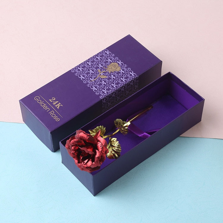 Rosa dorada cubierta de 24K