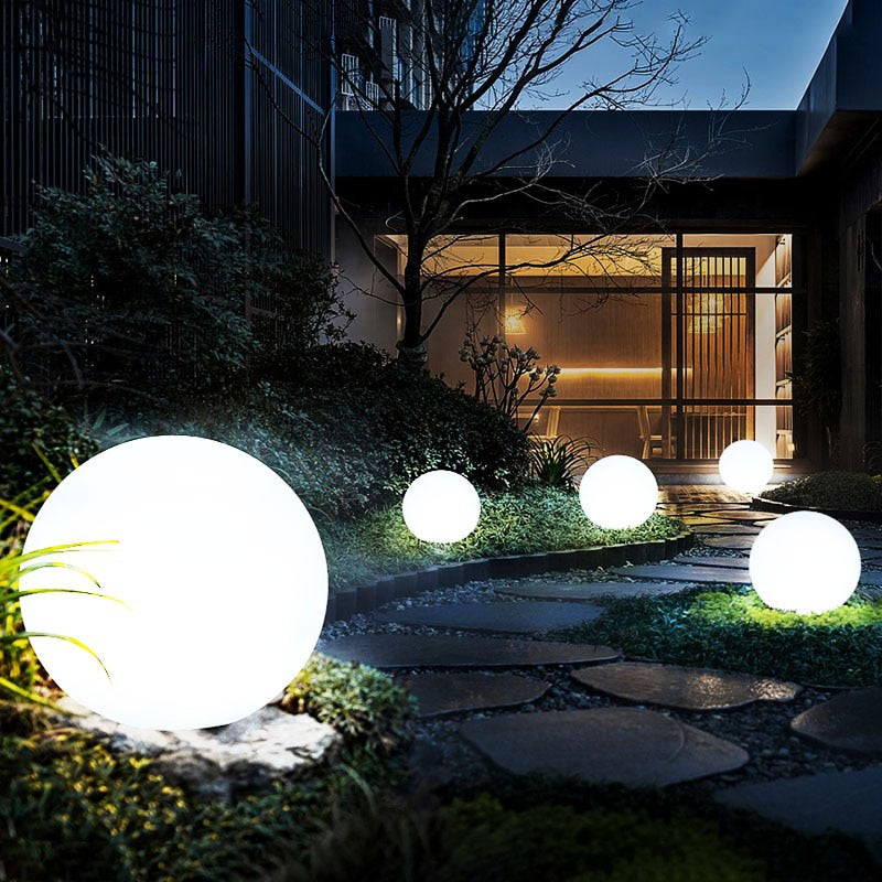 SphereBright™ - Lámpara de Jardín Esférica