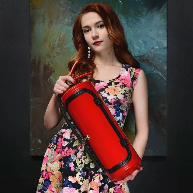 Barra de Fuego Oculta – Mini-Bar Oculta en Diseño de Extintor para Almacenamiento Elegante de Bebidas