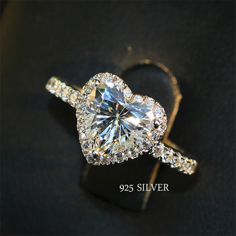 Anillo de Zirconia Cúbica en Forma de Corazón