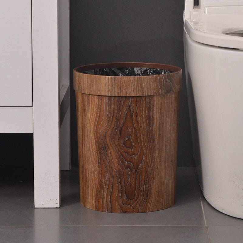 Elegante Cubo de Basura con Acabado de Madera Retro