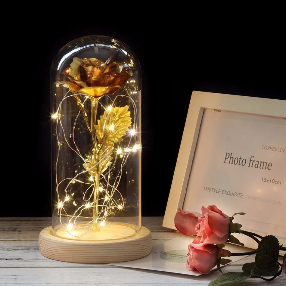 Carvallo – Rosa Eterna en Campana de Vidrio con Iluminación LED Atmosférica