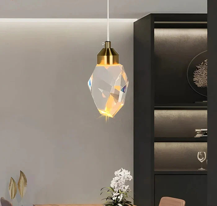CrystalGleam - Lámpara colgante elegante con cristales brillantes