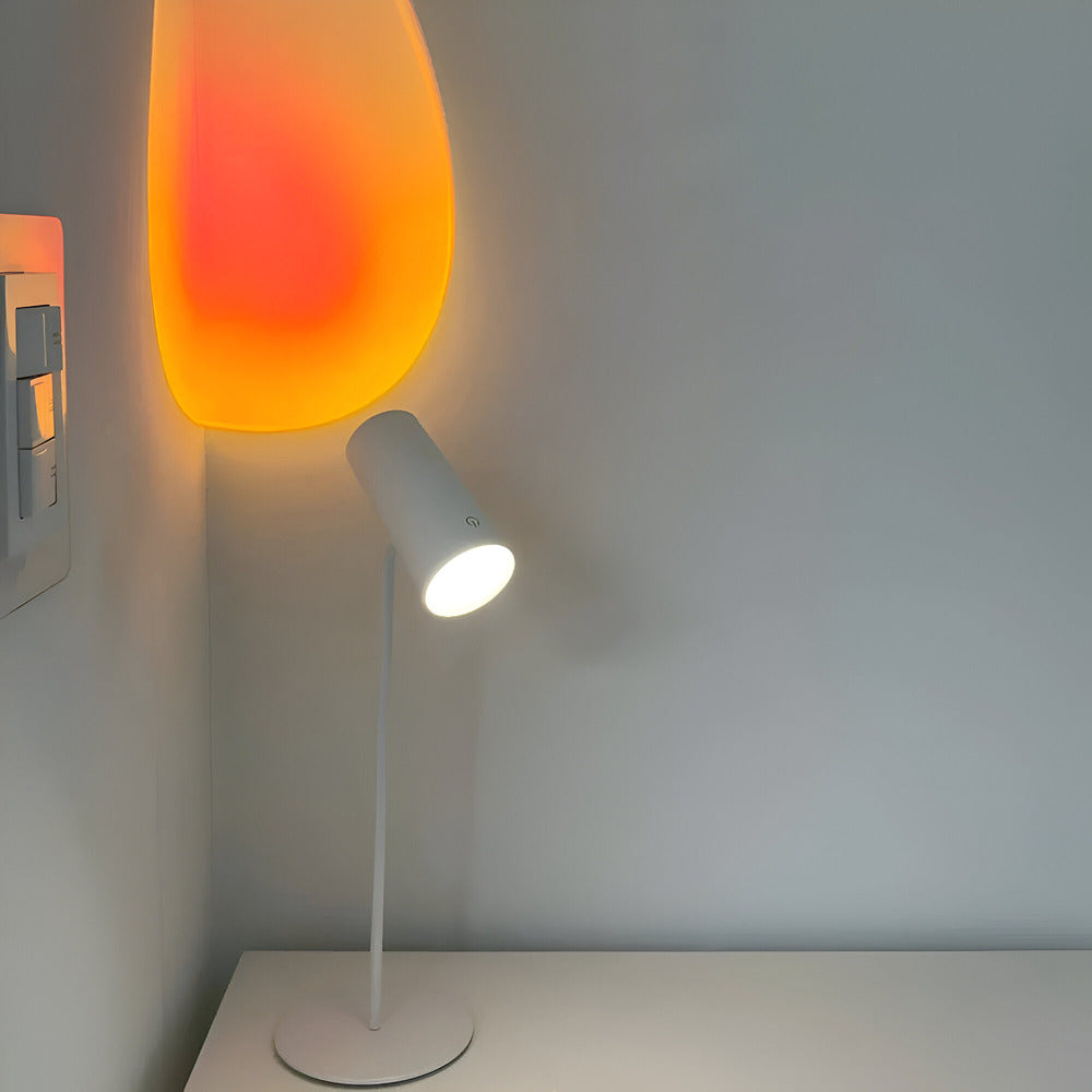 Lumora | Lámpara de mesa LED regulable con diseño minimalista
