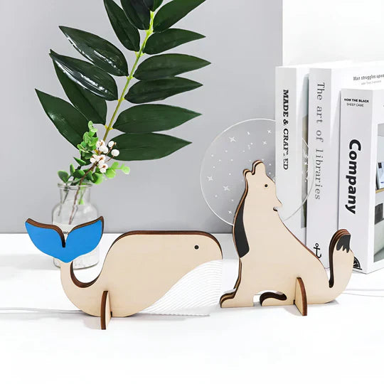 WildGlow - Lámpara de mesa de madera de animales