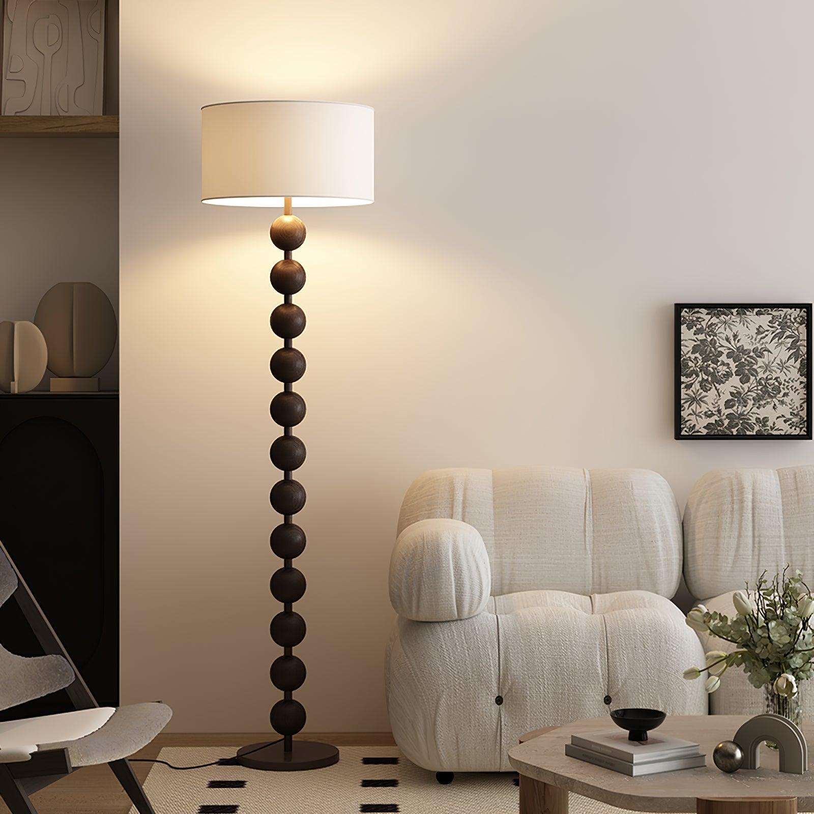 Lámpara de Pie Escultural Hugo – Luz de Piso Moderna con Esferas de Madera para Espacios de Vida