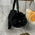 Una bolsa de gato realista que causa sensación en todas partes