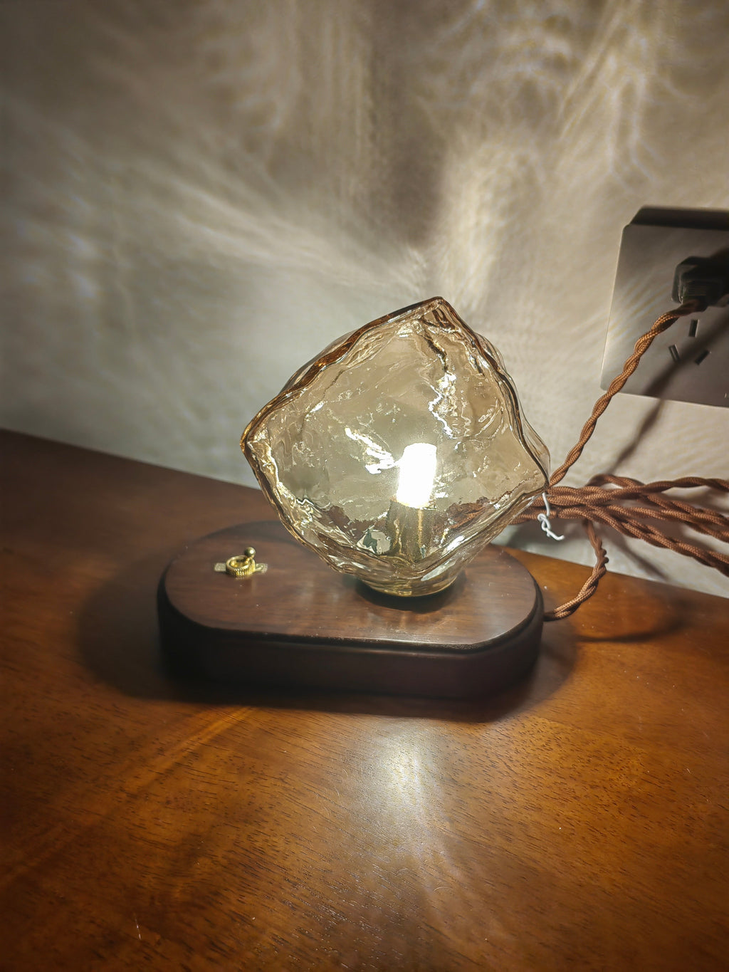 Averis | Lámpara de mesa de cristal