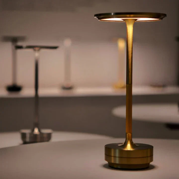 Lumora | Lámpara de mesa LED minimalista