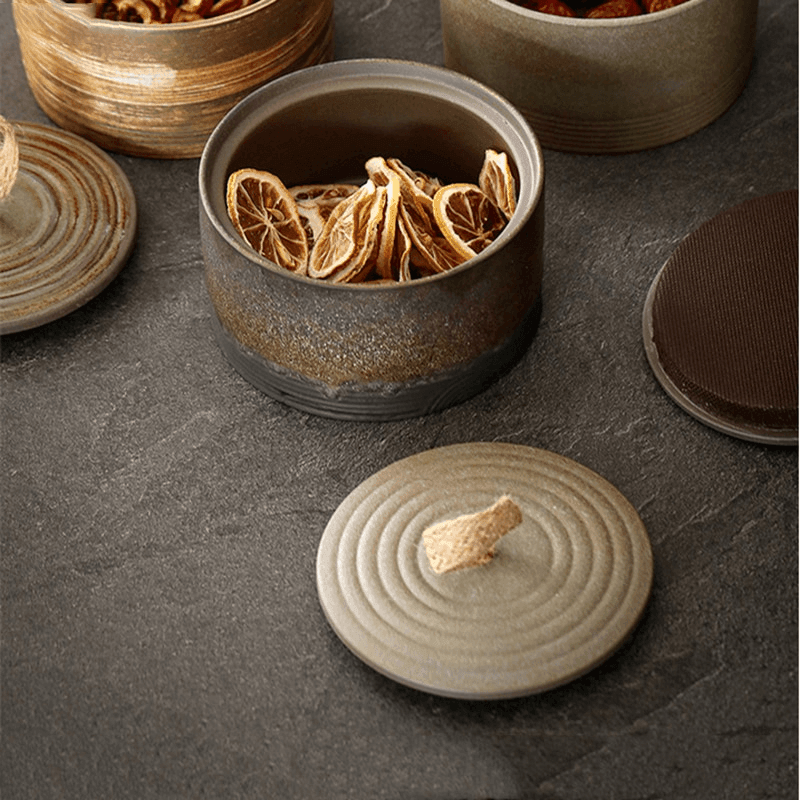 Frasco de Almacenamiento Artesanal Wabi-Sabi de Cerámica Japonesa con Cuerda de Cáñamo