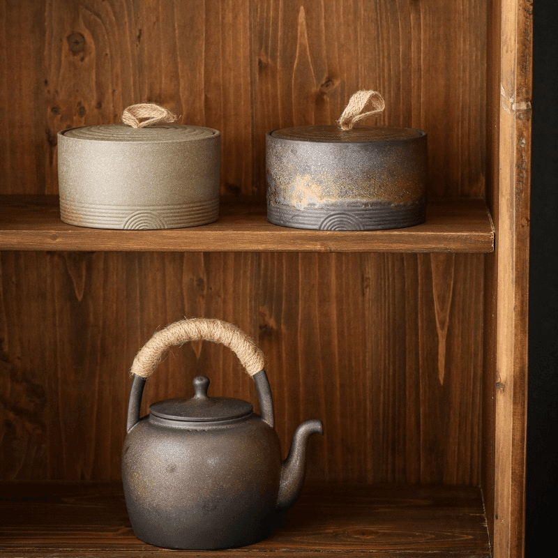Frasco de Almacenamiento Artesanal Wabi-Sabi de Cerámica Japonesa con Cuerda de Cáñamo