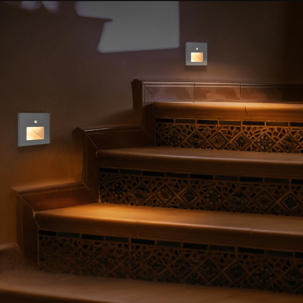 Lámpara de Pie LED con Sensor de Movimiento – Iluminación Elegante para Pasillos y Dormitorios, Ahorro Energético, Moderna