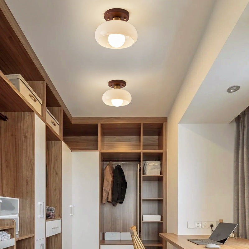 Lámpara de techo con cálida luz y acento de madera – pantalla de vidrio opalino en estilo Bauhaus para dormitorio y salón