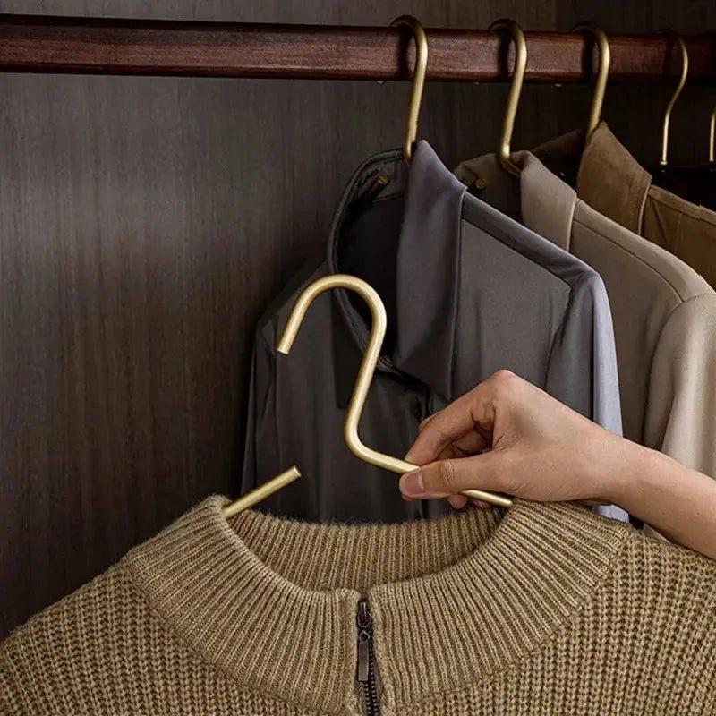 Kalsten | Percha de Ropa Antideslizante de Lujo - Perchas de Abrigo Mate Sólido y Elegante para Uso Duradero - (5 por set)