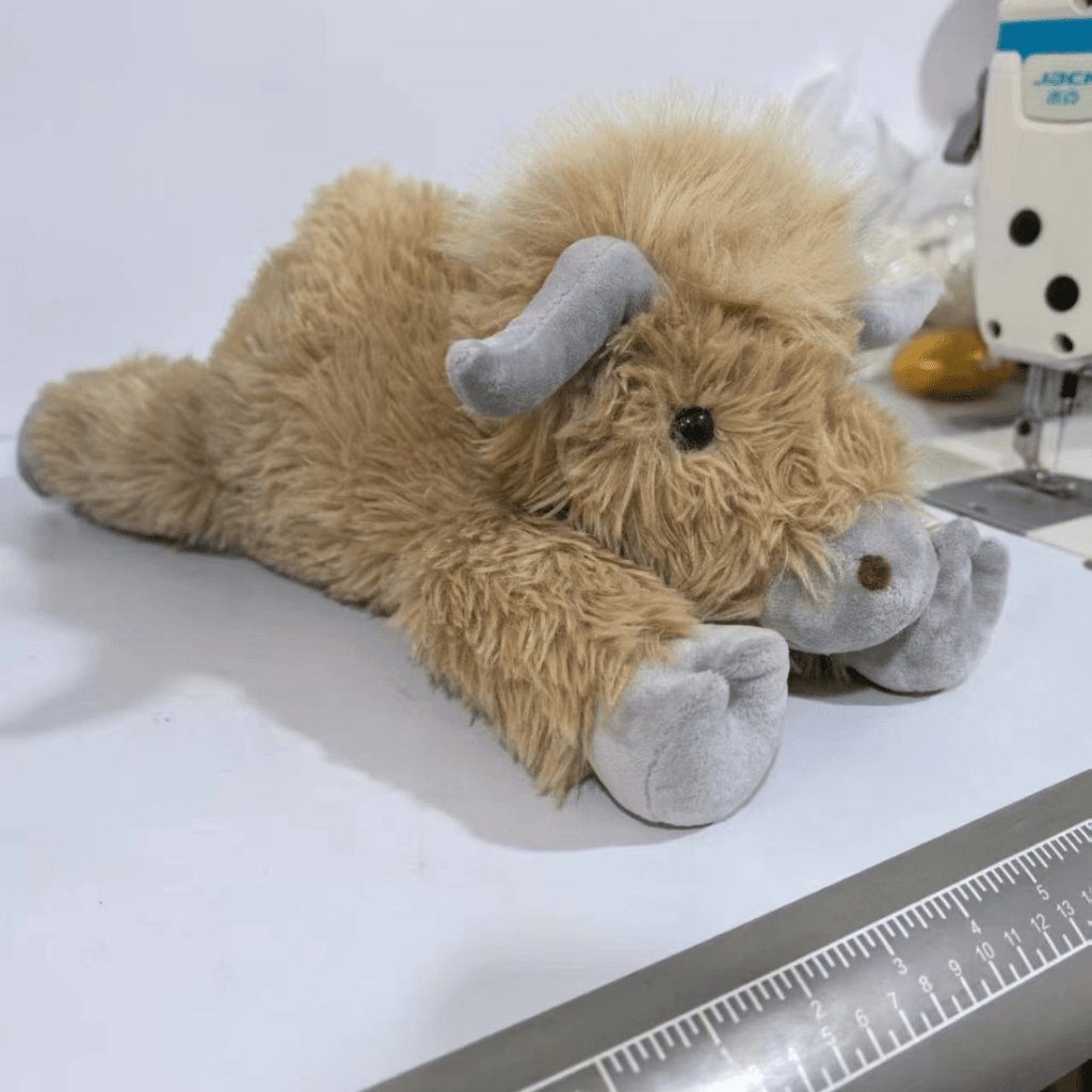 HEATHERMO – Charmant jouet en peluche de vache des Highlands avec un charme rustique et douillet