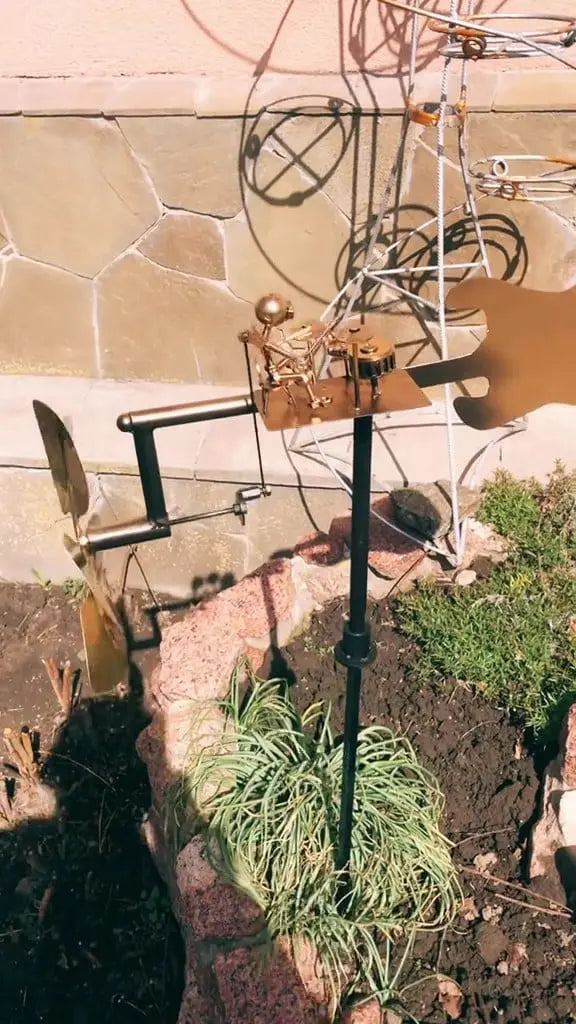 Molino de Viento de Metal "Banda de Rock" – Decoración de Jardín en Movimiento con Carácter