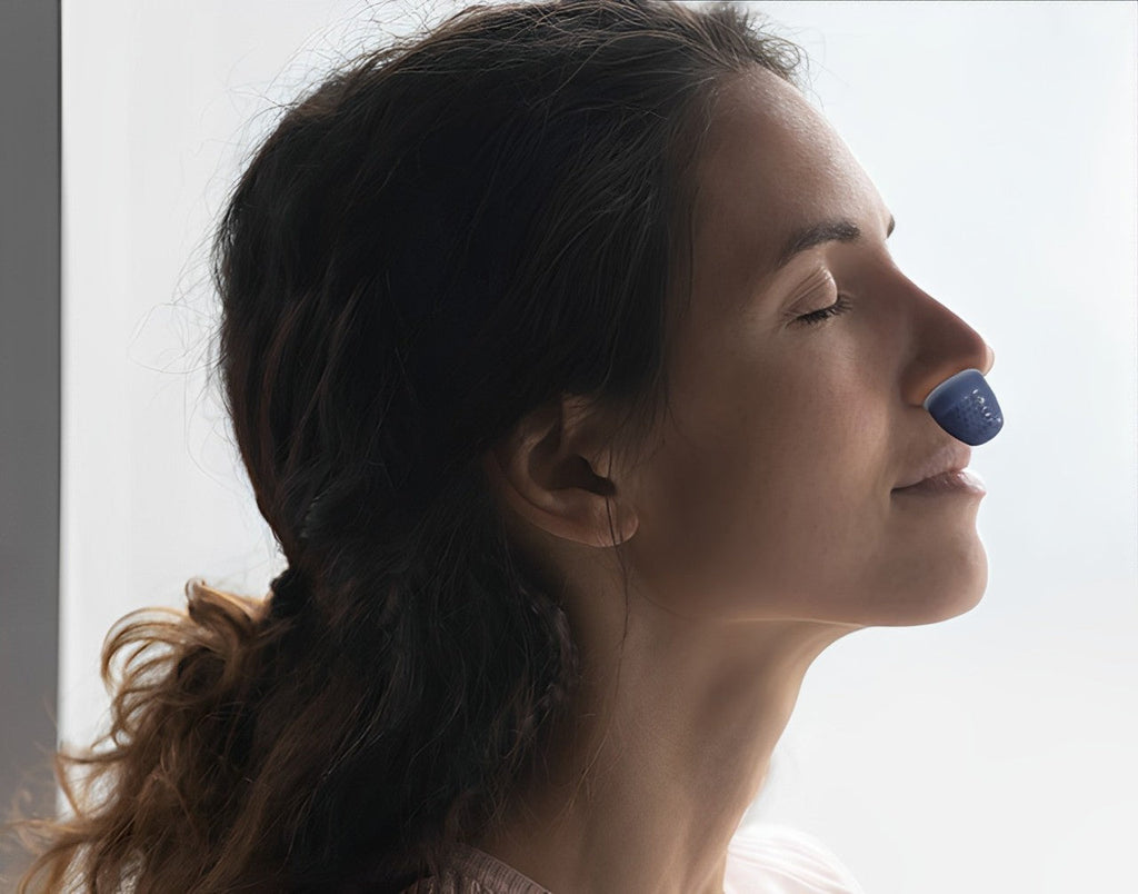 Mikro CPAP para el Tratamiento de la Apnea del Sueño – Dispositivo Portátil Sin Máscara en Color Verde Claro