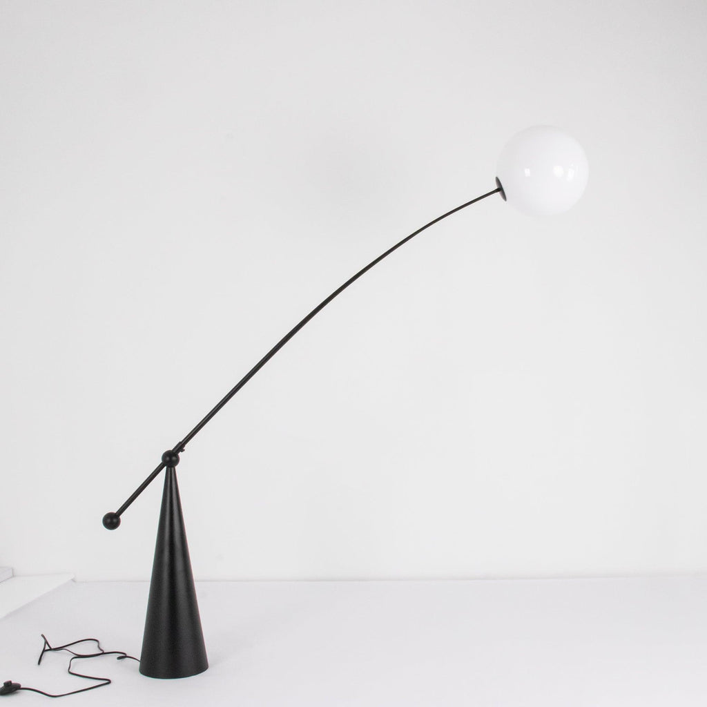 Lámpara de Pie Negra Minimalista - Lámpara Moderna para Sala de Estar