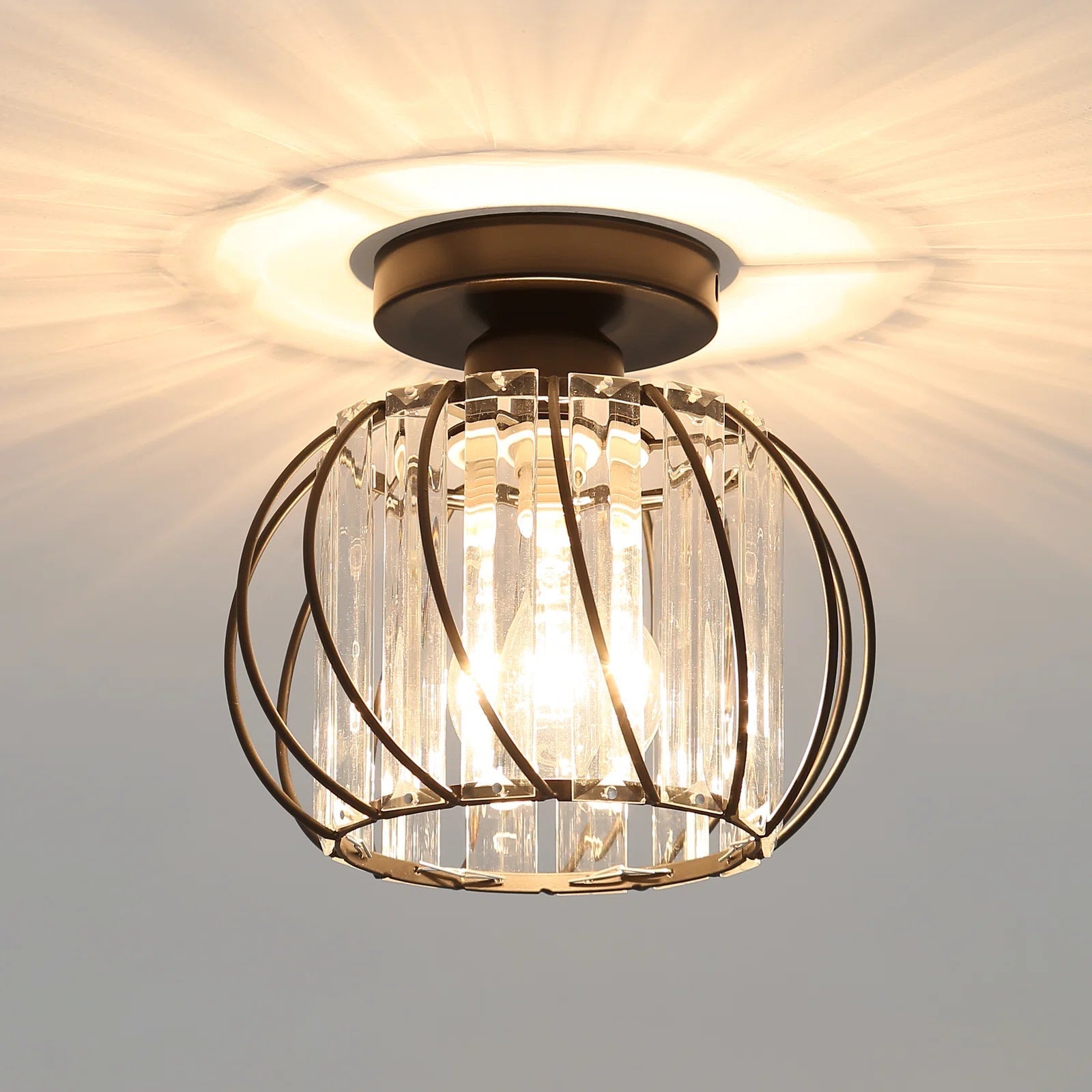 Luz de Techo Elegante con Montaje Empotrado y Acentos de Vidrio para Pasillos