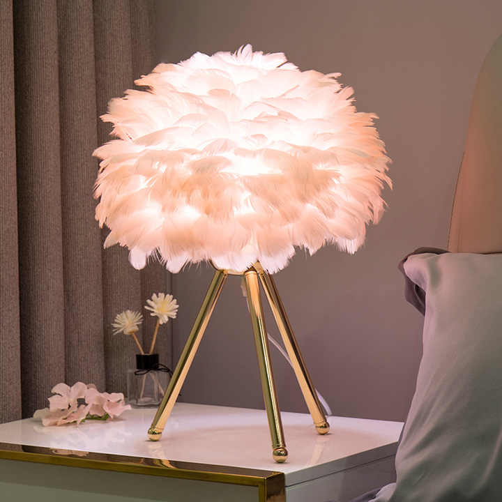 Seraphis – lámpara de mesa LED en forma de pluma