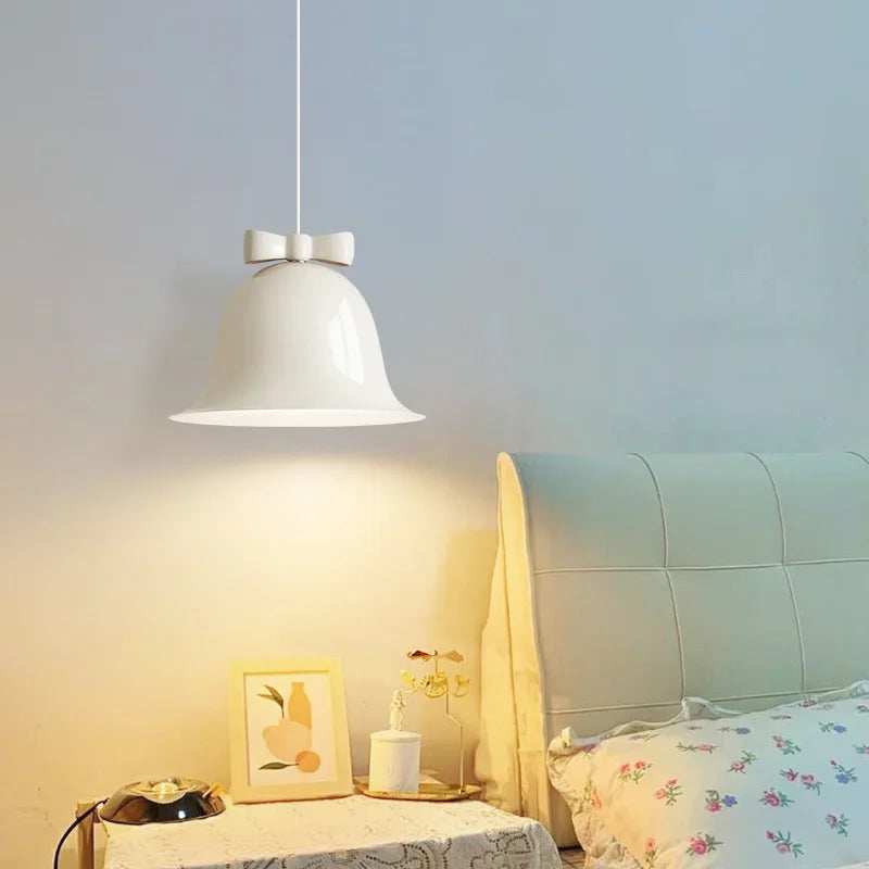 Bellora | Lámpara colgante en forma de campana con lazo