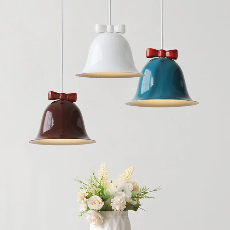 Bellora | Lámpara colgante en forma de campana con lazo