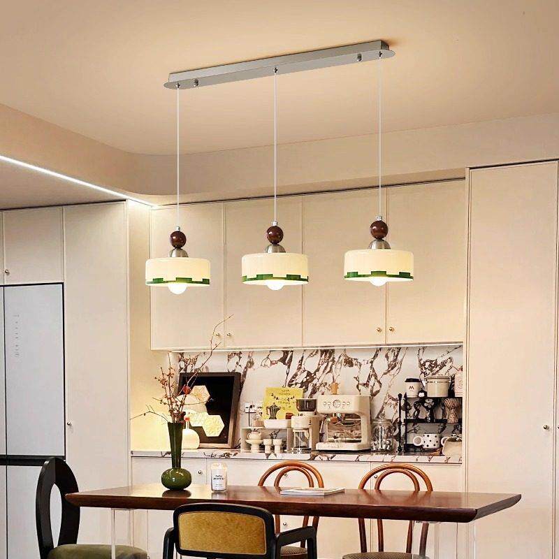 Lámpara Colgante de Vidrio y Madera en Diseño Mid Century
