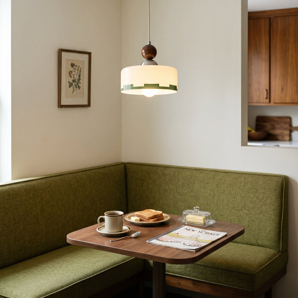 Lámpara Colgante de Vidrio y Madera en Diseño Mid Century