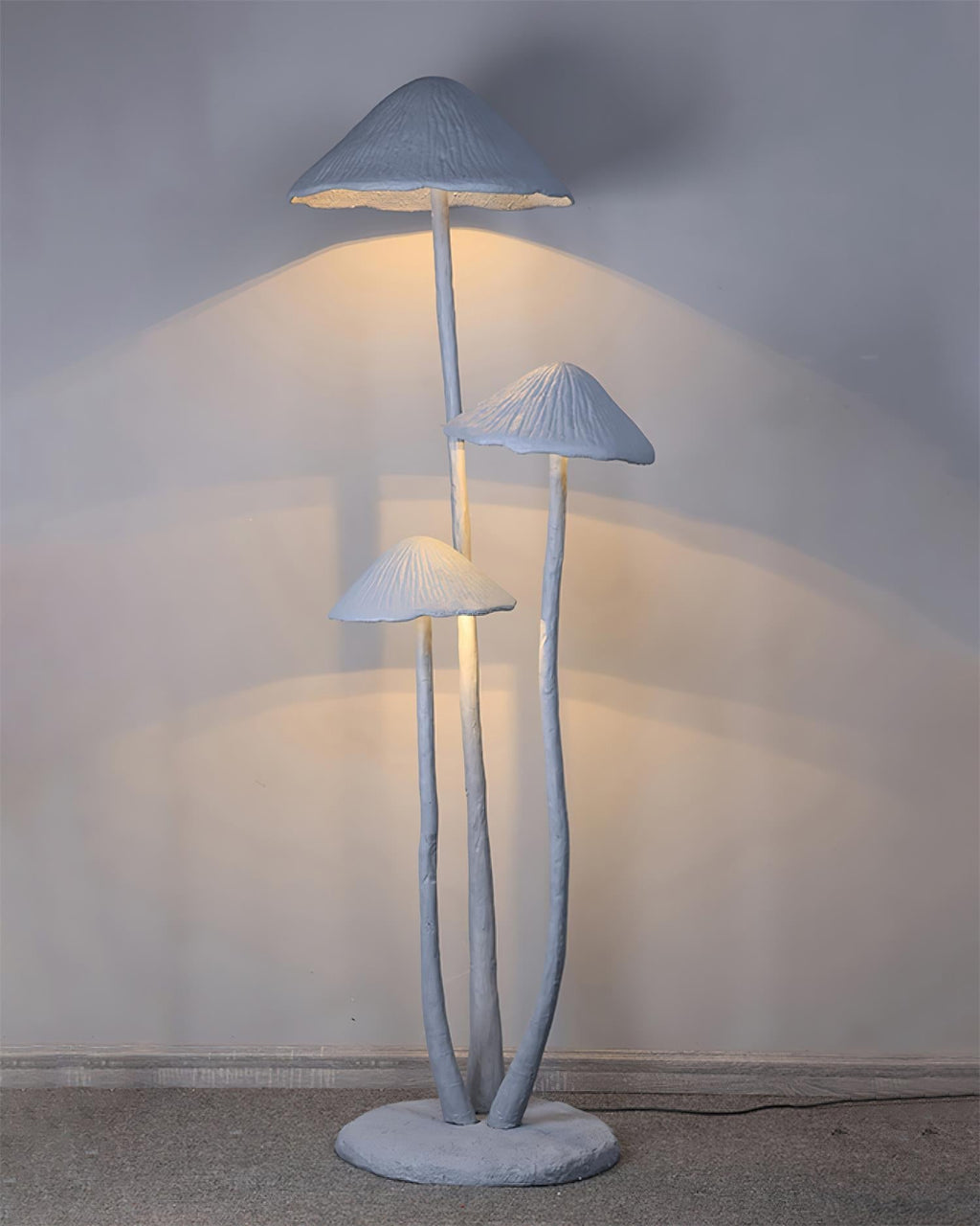 Lámpara de Pie Escultural en Forma de Hongo – Luz LED Moderna para Espacios Habitables