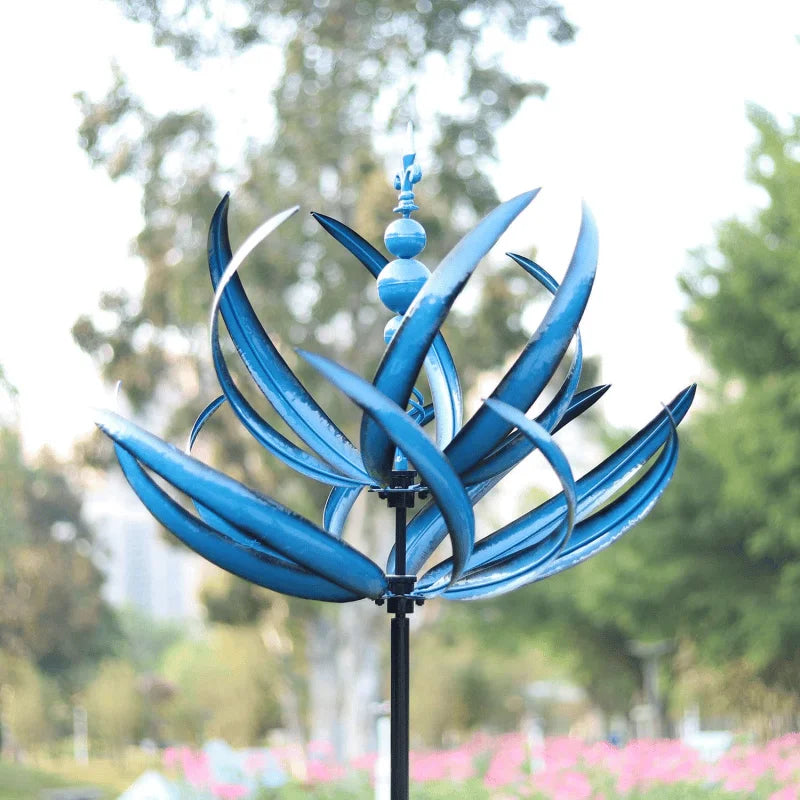 WhisperWind - Elegante campana de viento metálica para una experiencia de jardín pacífica y serena