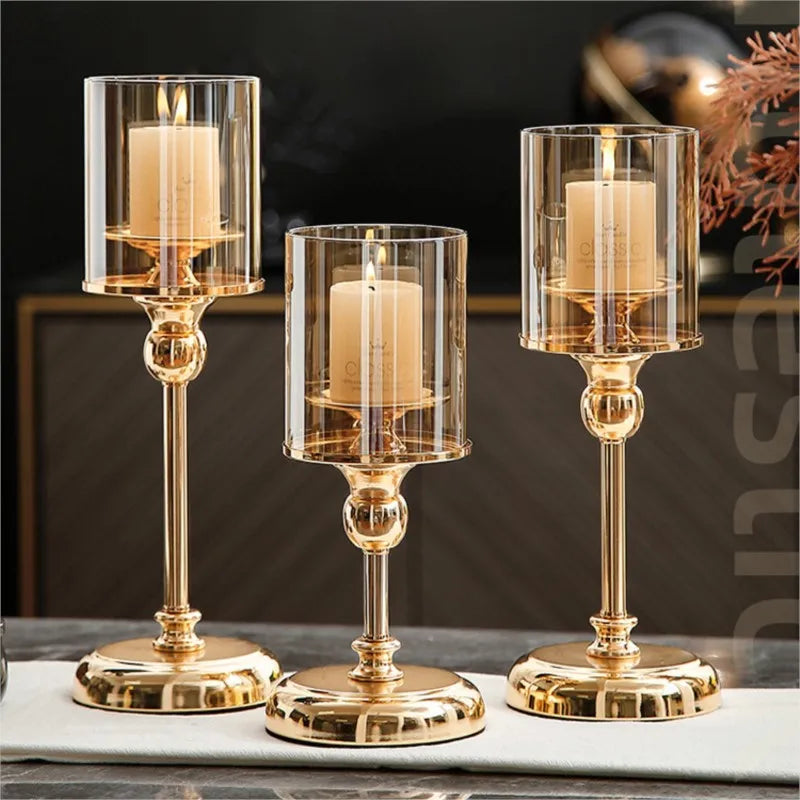 Elegante Candelabro Metálico con Soporte de Vidrio para Decoración Ambiental