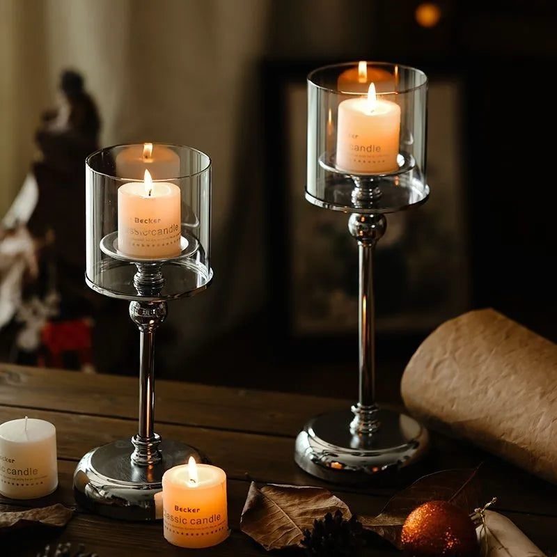 Elegante Candelabro Metálico con Soporte de Vidrio para Decoración Ambiental