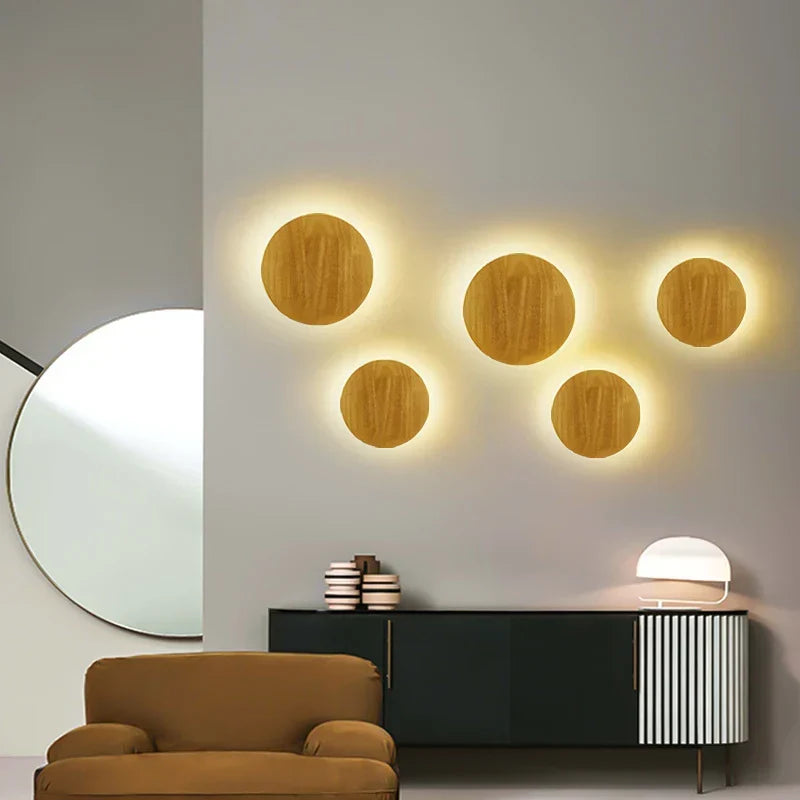 Lámpara de Pared de Madera Escandinava con Luz Cálida y Diseño Minimalista
