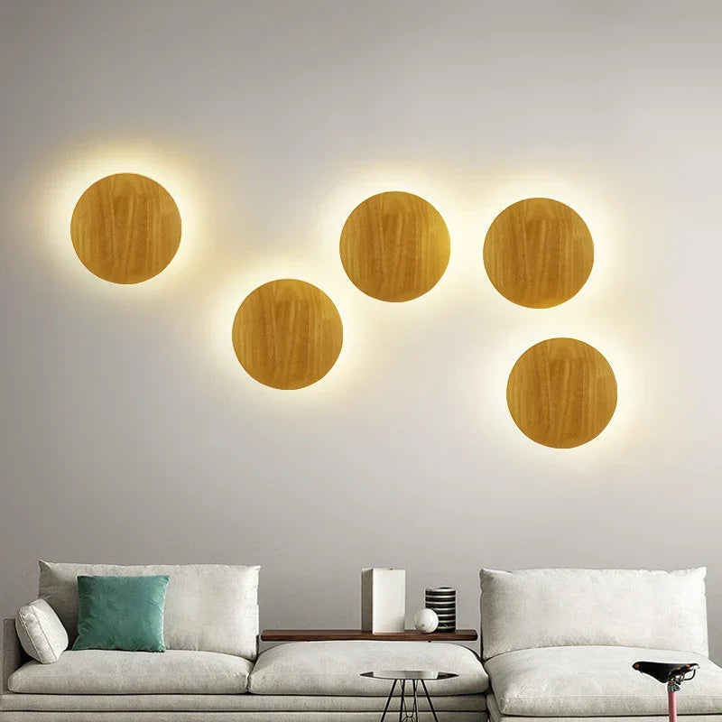 Lámpara de Pared de Madera Escandinava con Luz Cálida y Diseño Minimalista