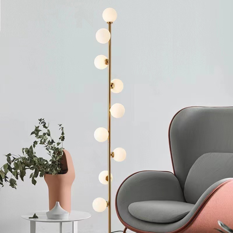 Celestina | Lámpara de pie de diseño con luz esférica